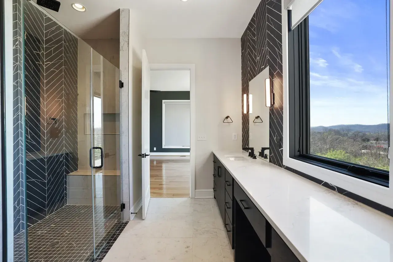 Modern Hill Circle Retreat with Rooftop Terrace & Elevator