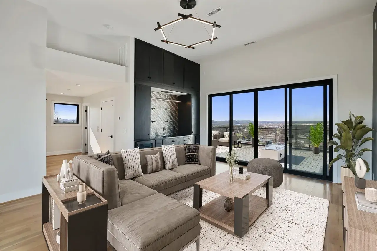 Modern Hill Circle Retreat with Rooftop Terrace & Elevator