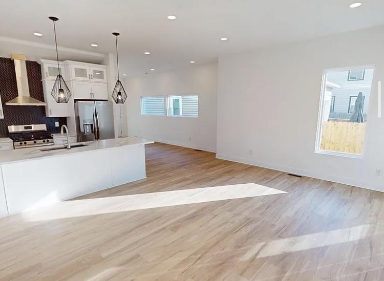 Stylish Modern Home with Designer Kitchen & Private Suites