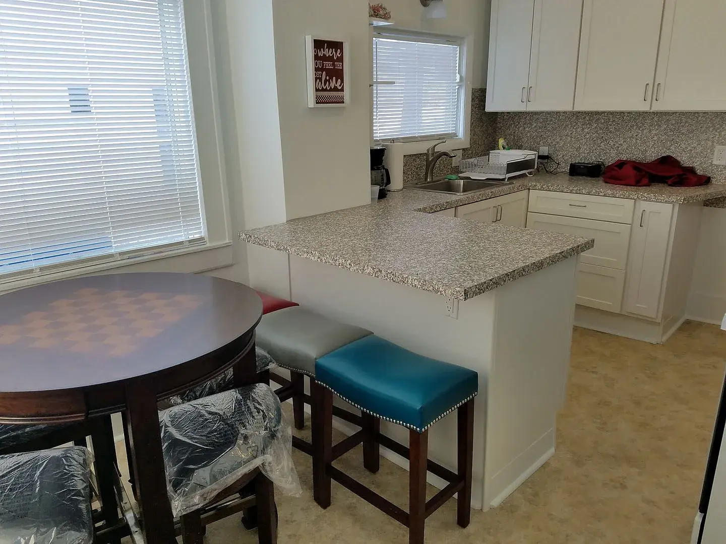 Newly Remodeled 2-Story Victorian Cottage Near Downtown