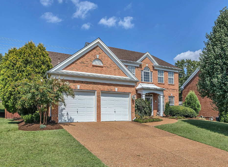 Spacious Family Home in Williams Grove with Bonus Room
