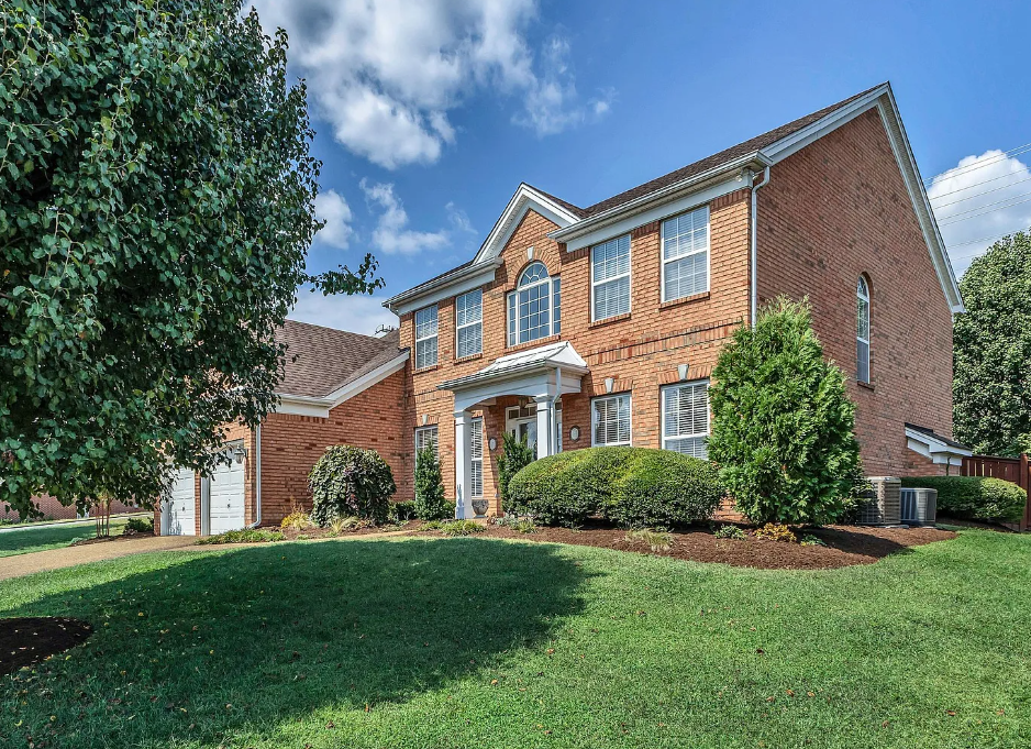 Spacious Family Home in Williams Grove with Bonus Room